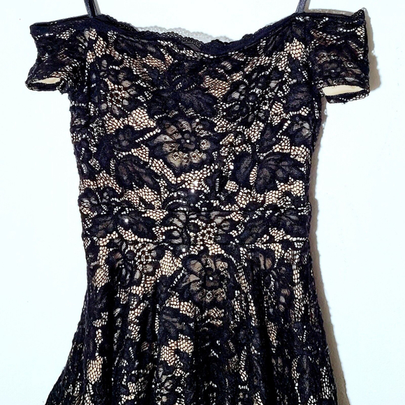 B. Darlin Black Lace Sequin Off Shoulder Cocktail Mini Dress Sz 5/6 - Picture 2 of 4